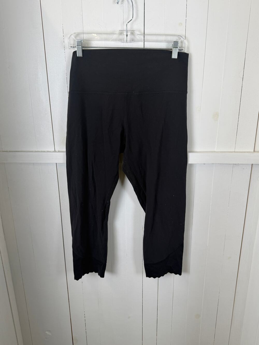 Lululemon Black Capri Leggings Size 14 Nylon Excellent Condition